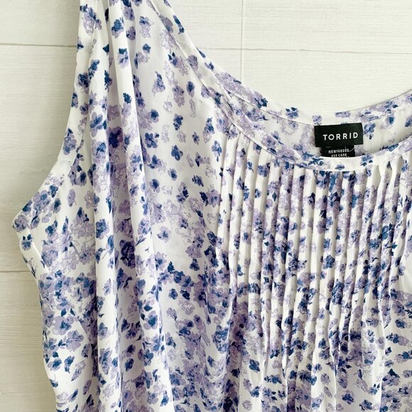 Torrid - Purple blue floral chiffon pleated cami tank, sz 5 5X - Picture 3 of 5